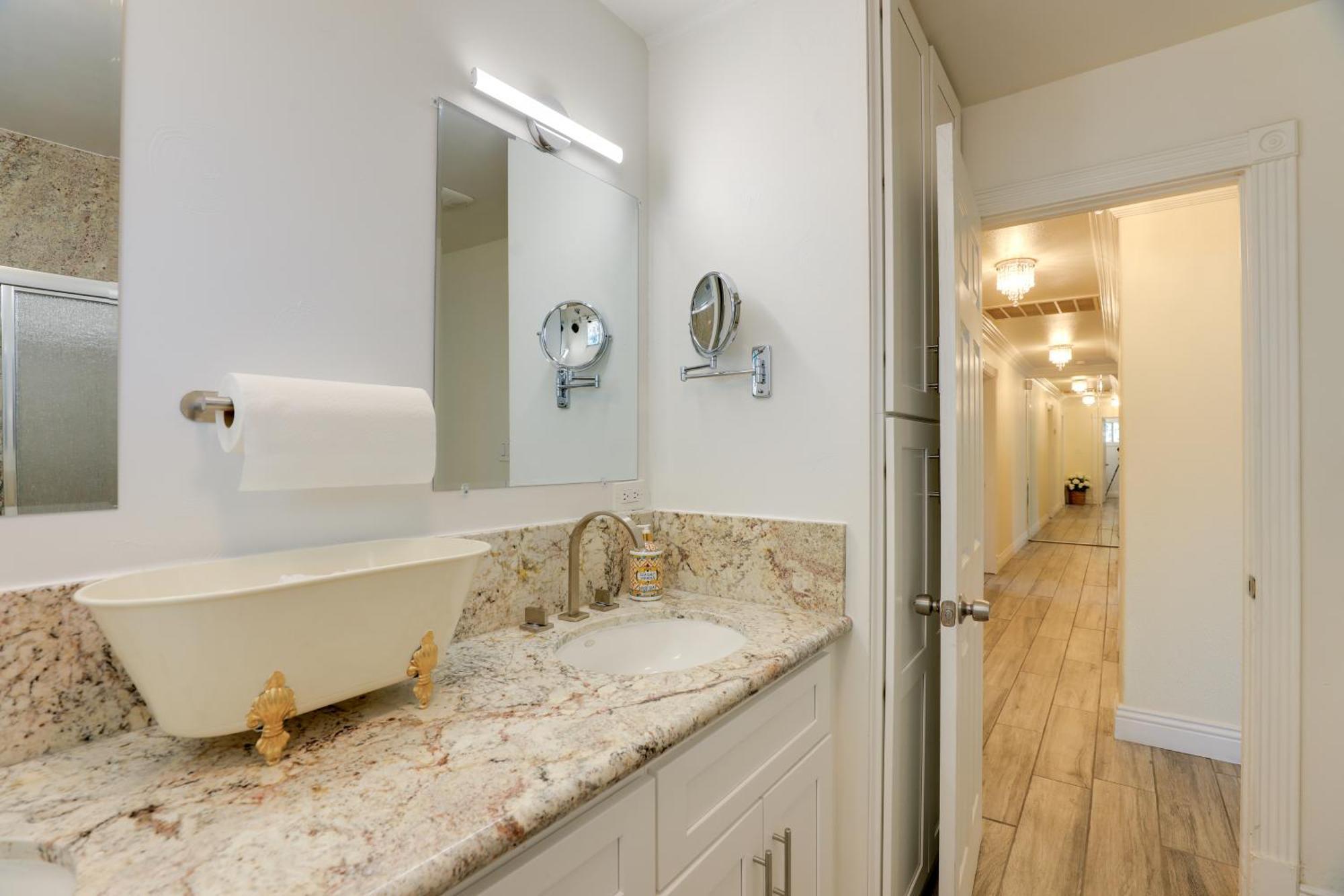 Spacious Vegas Getaway With Private Pool And Spa! * Las Vegas