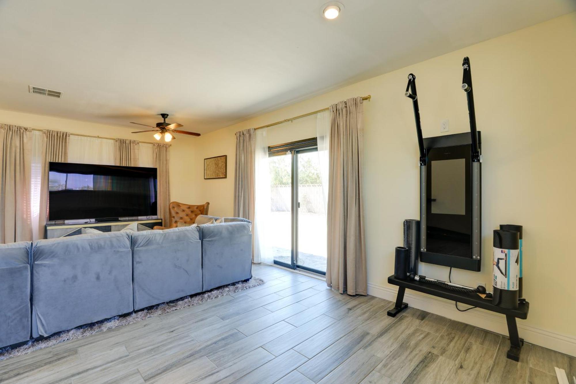 Spacious Vegas Getaway With Private Pool And Spa!