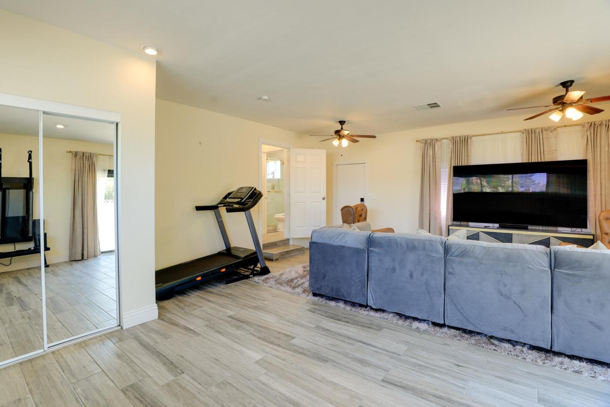 Spacious Vegas Getaway With Private Pool And Spa! Las Vegas