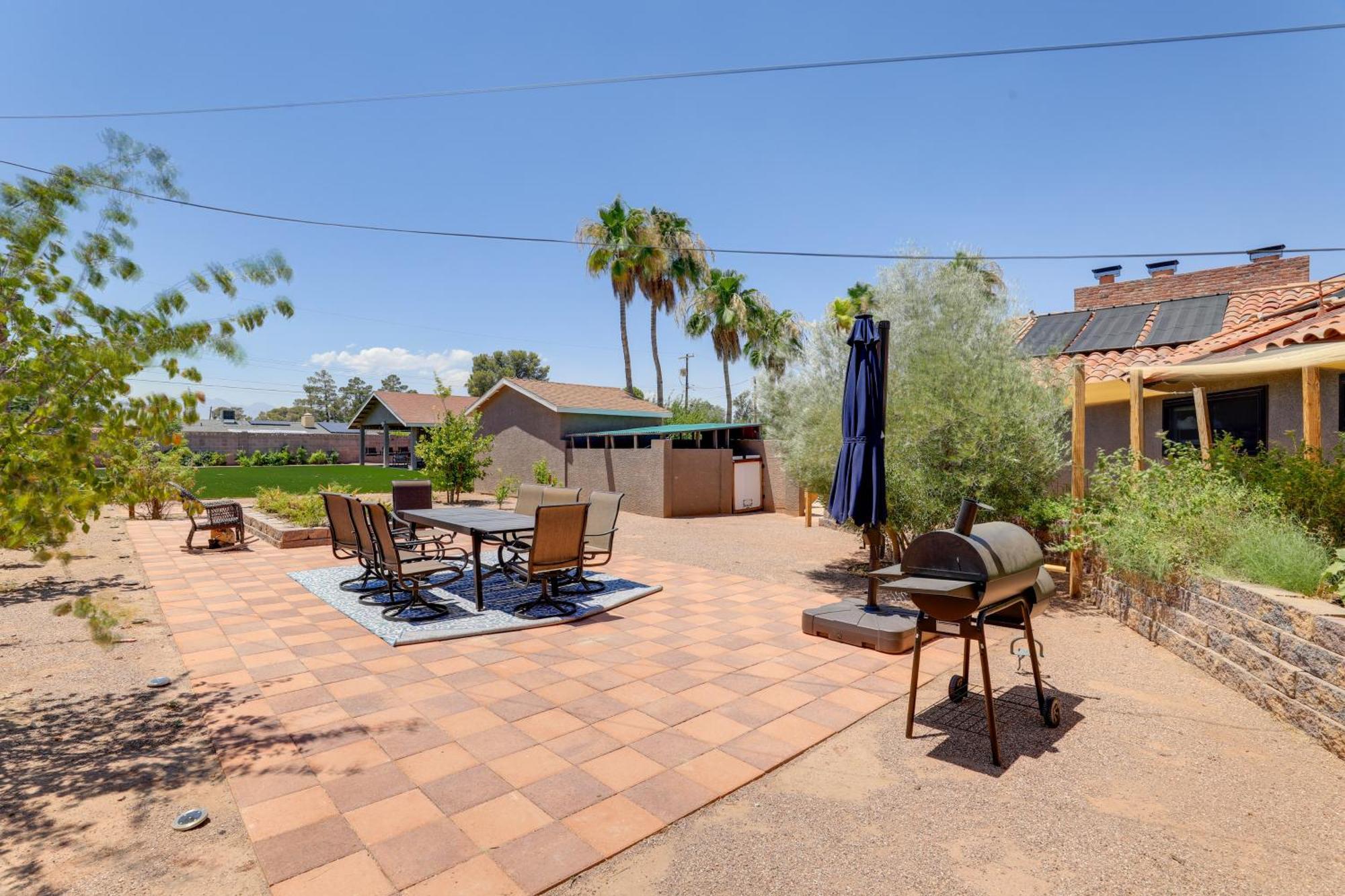 Spacious Vegas Getaway With Private Pool And Spa! Holiday home