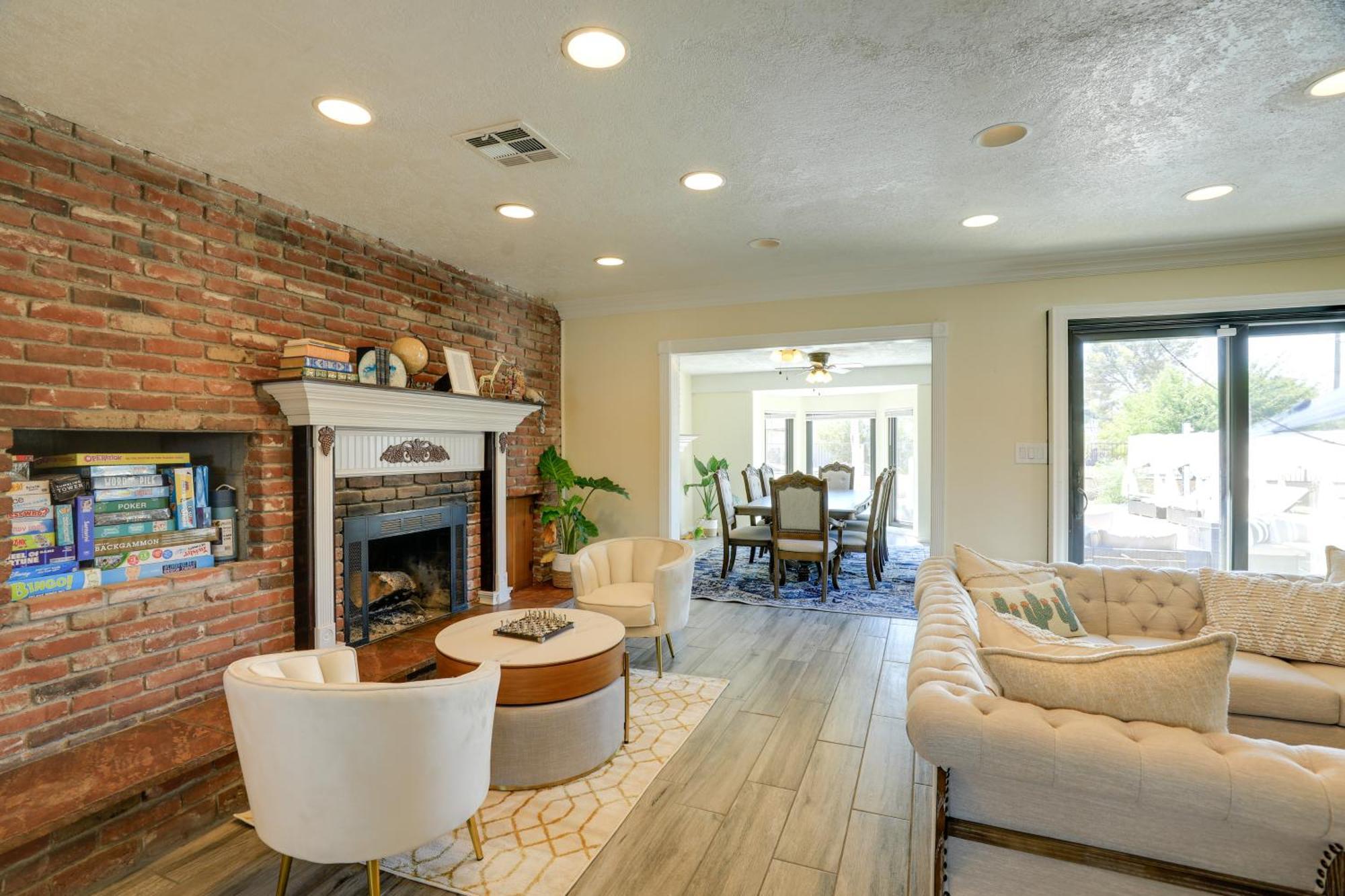 Spacious Vegas Getaway With Private Pool And Spa! * Las Vegas
