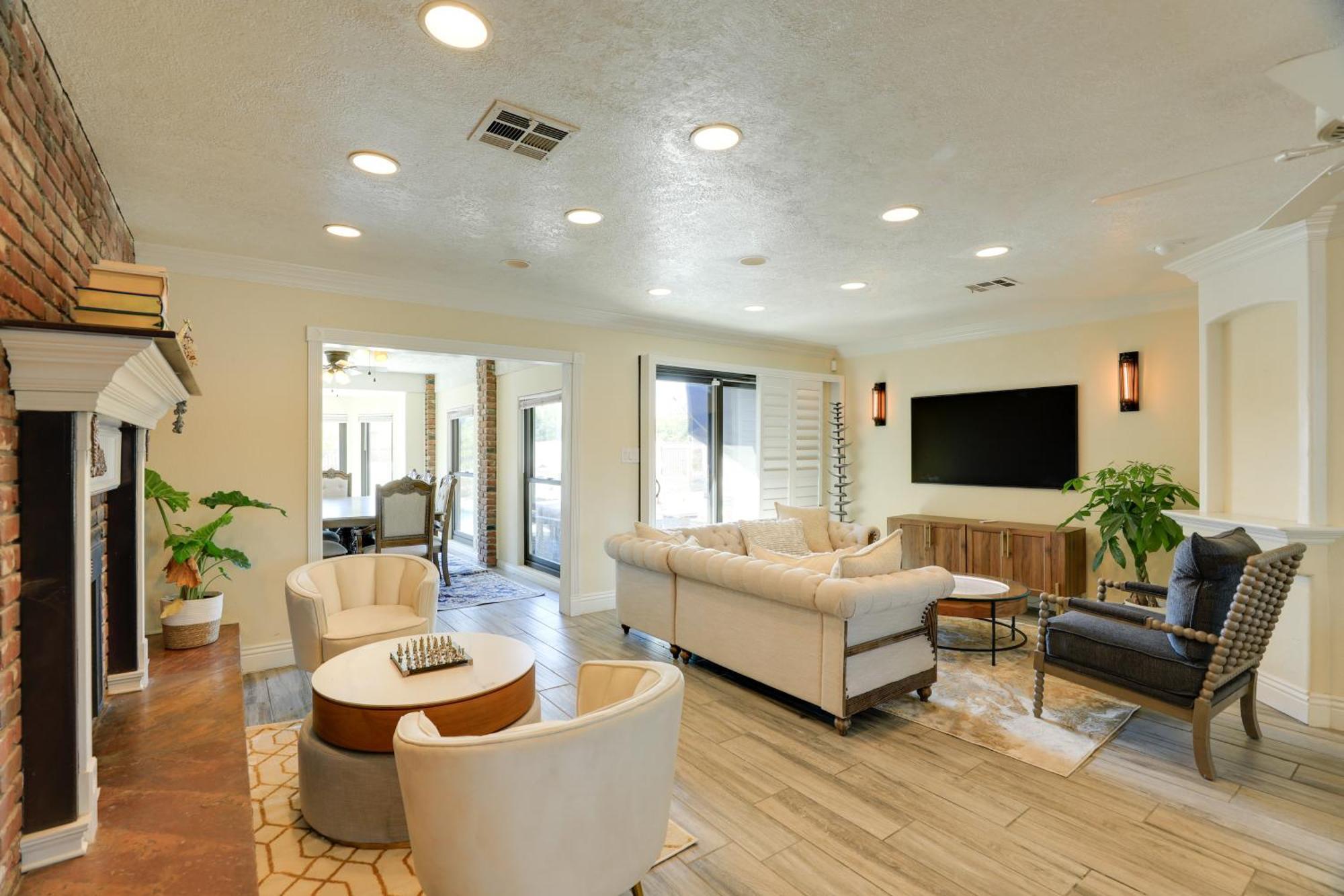 Holiday home Spacious Vegas Getaway With Private Pool And Spa!