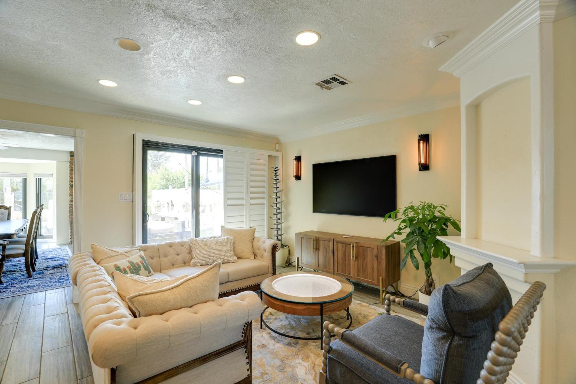 Holiday home Spacious Vegas Getaway With Private Pool And Spa!