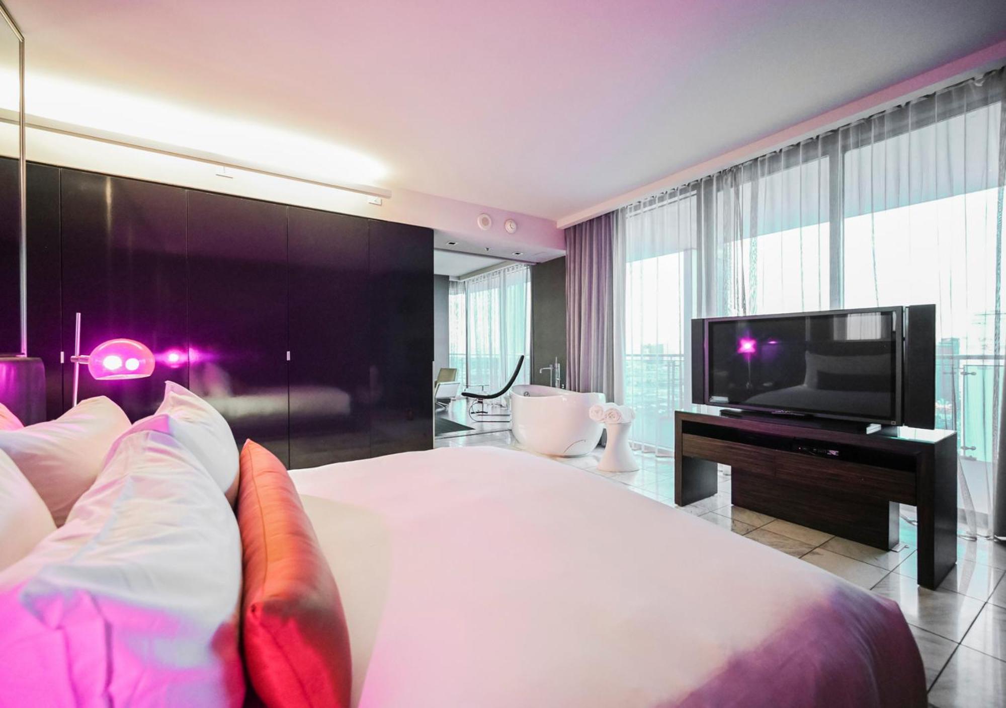 Stripviewsuites Two-bedroom Con-joined Exclusive Aparthotel