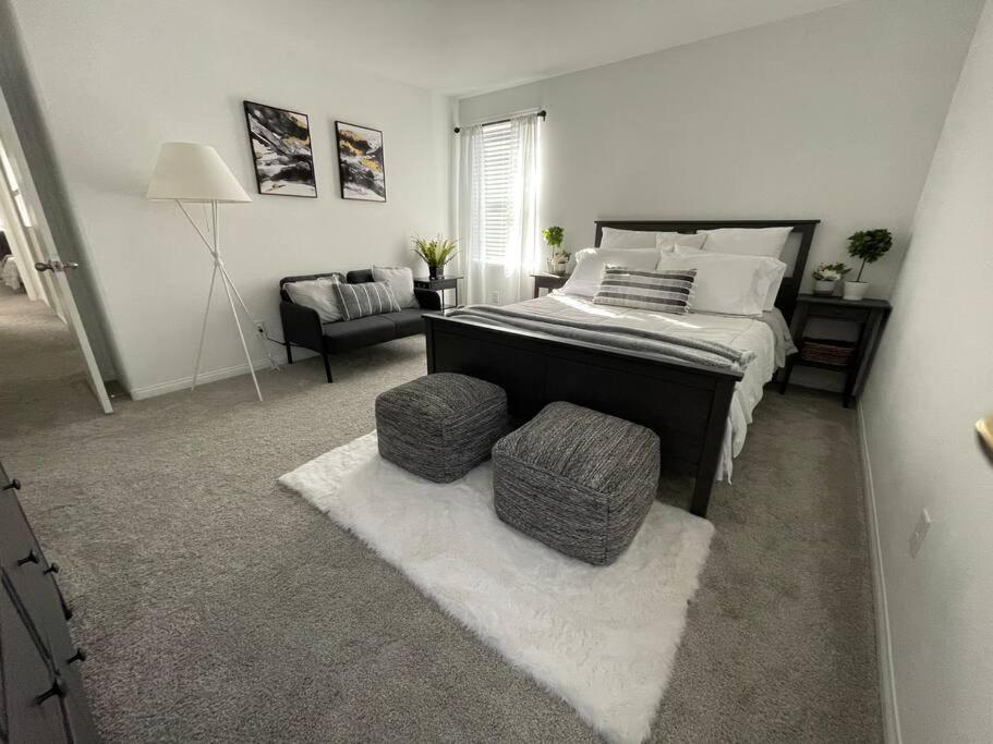 Holiday home New,and Modern Close To The Strip *