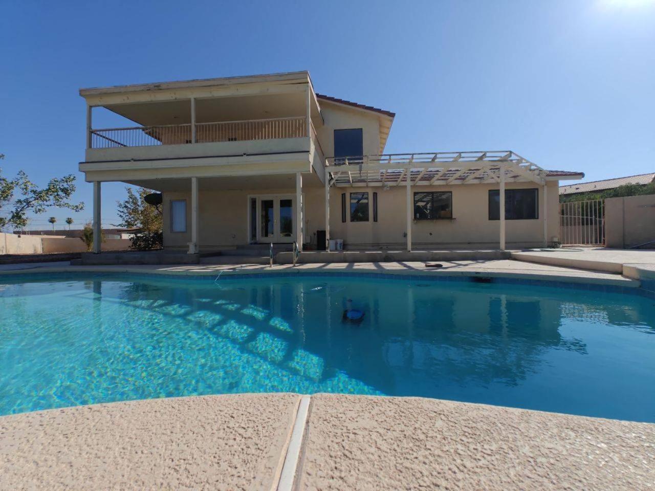 Villa The Strip Is Just Around The Corner! Newly Renovated Luxury Modern Minimalist With Large Pool!