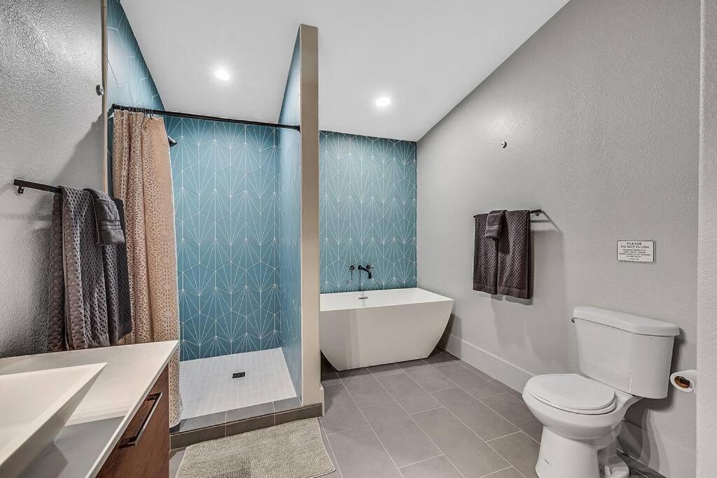 Villa Posh 8 Bdr X Bath 15 Bds Free Heat Las Vegas