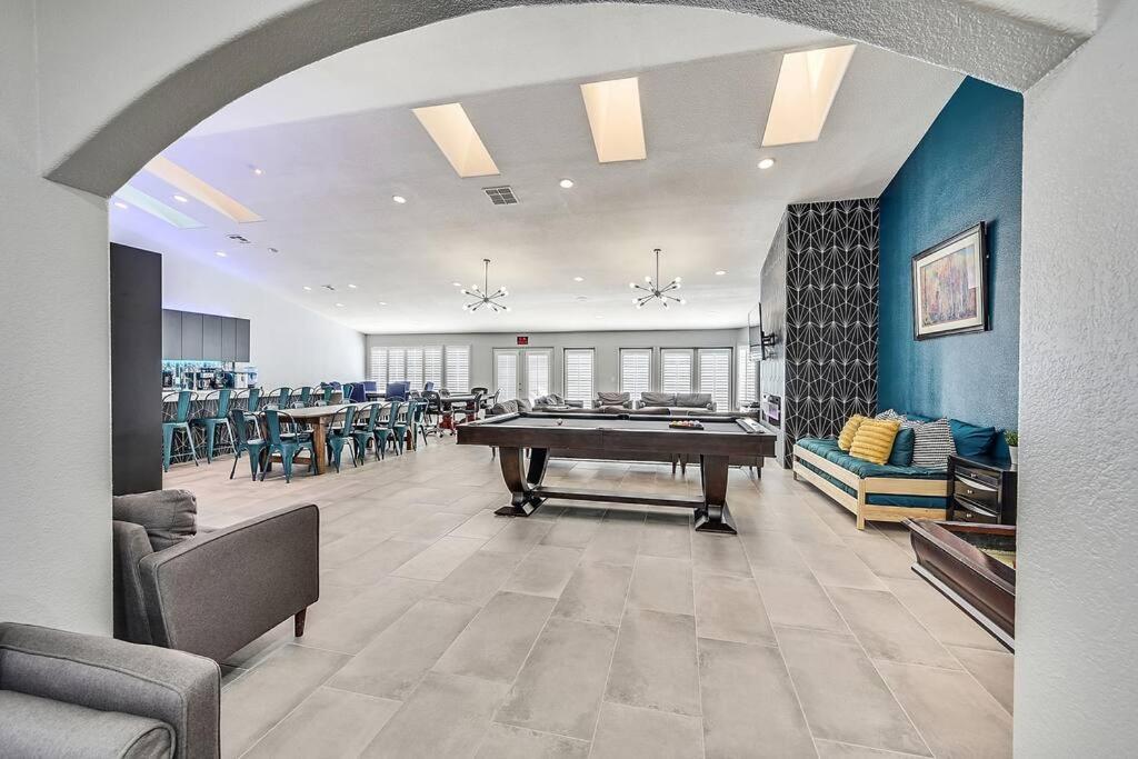 Villa Posh 8 Bdr X Bath 15 Bds Free Heat Las Vegas