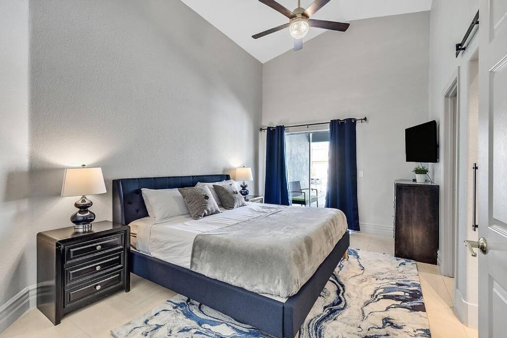 Posh 8 Bdr X Bath 15 Bds Free Heat *