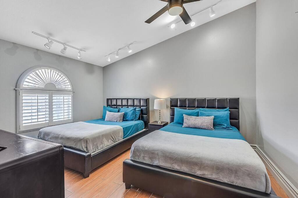 Posh 8 Bdr X Bath 15 Bds Free Heat * Las Vegas