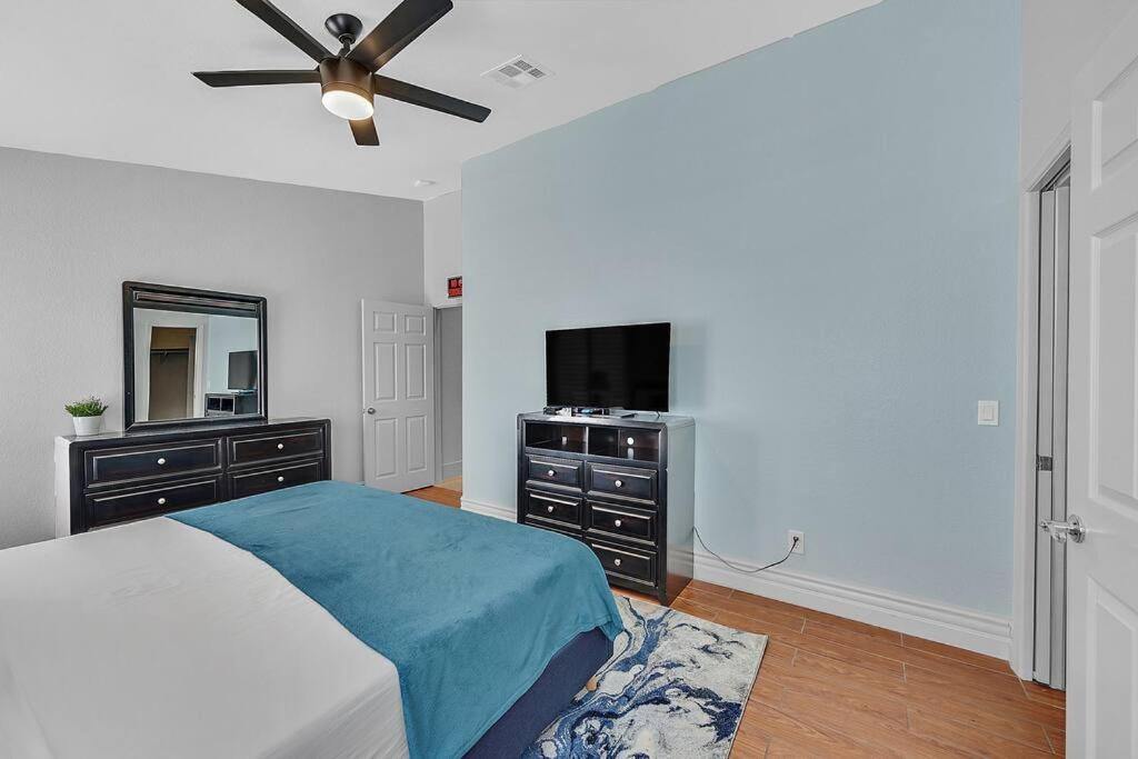 Posh 8 Bdr X Bath 15 Bds Free Heat