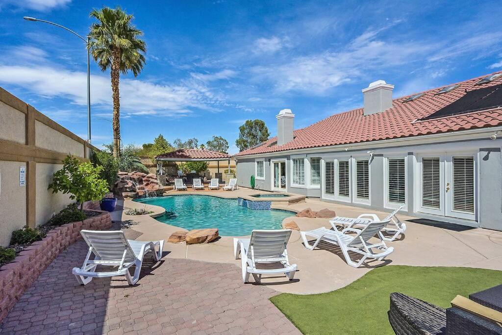 Villa Posh 8 Bdr X Bath 15 Bds Free Heat Las Vegas