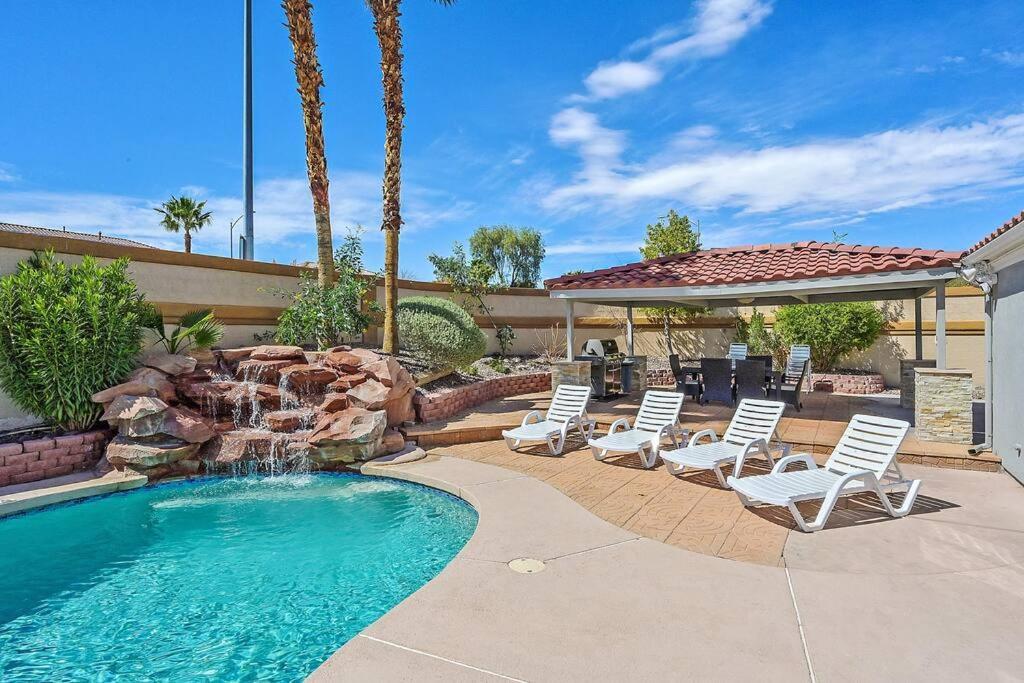 Posh 8 Bdr X Bath 15 Bds Free Heat Villa Las Vegas