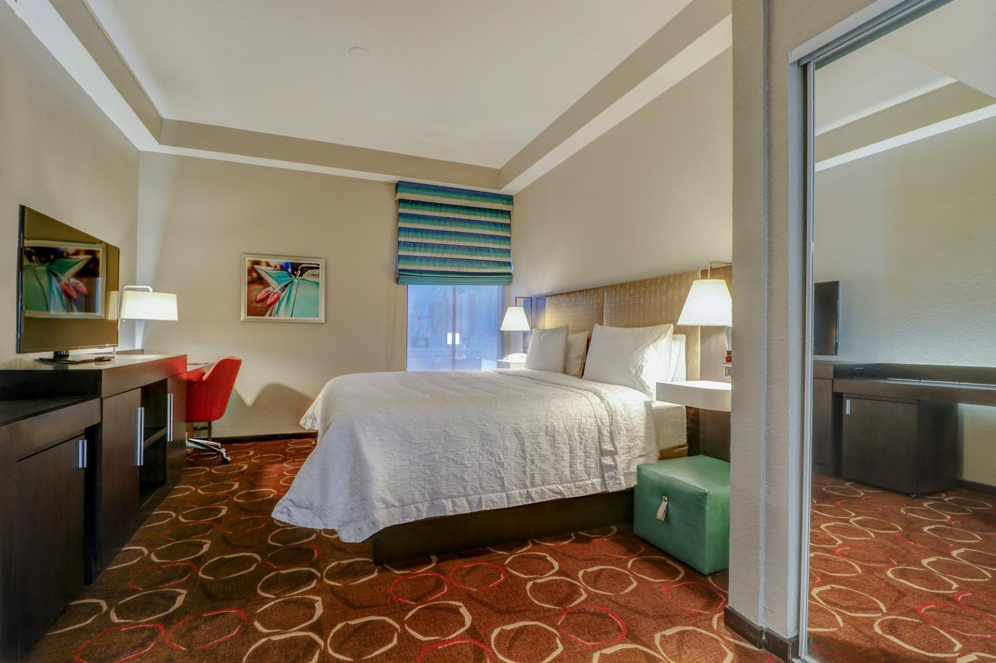 Hampton Tropicana Hotel 3*