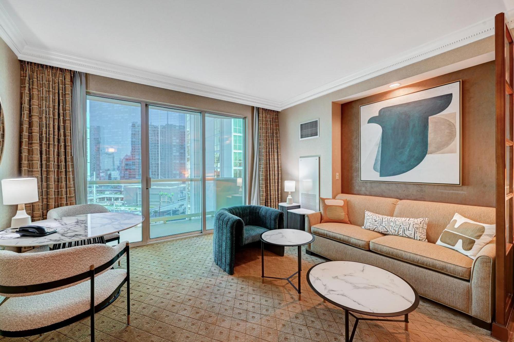Amethyst Mgm Signature Strip View Balcony *