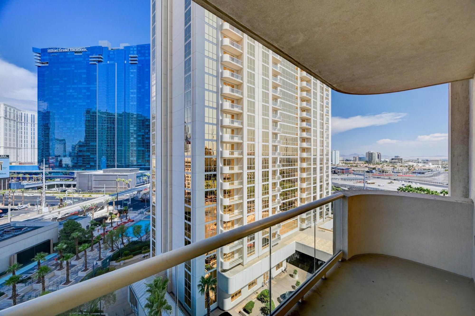 Aparthotel Amethyst Mgm Signature Strip View Balcony *
