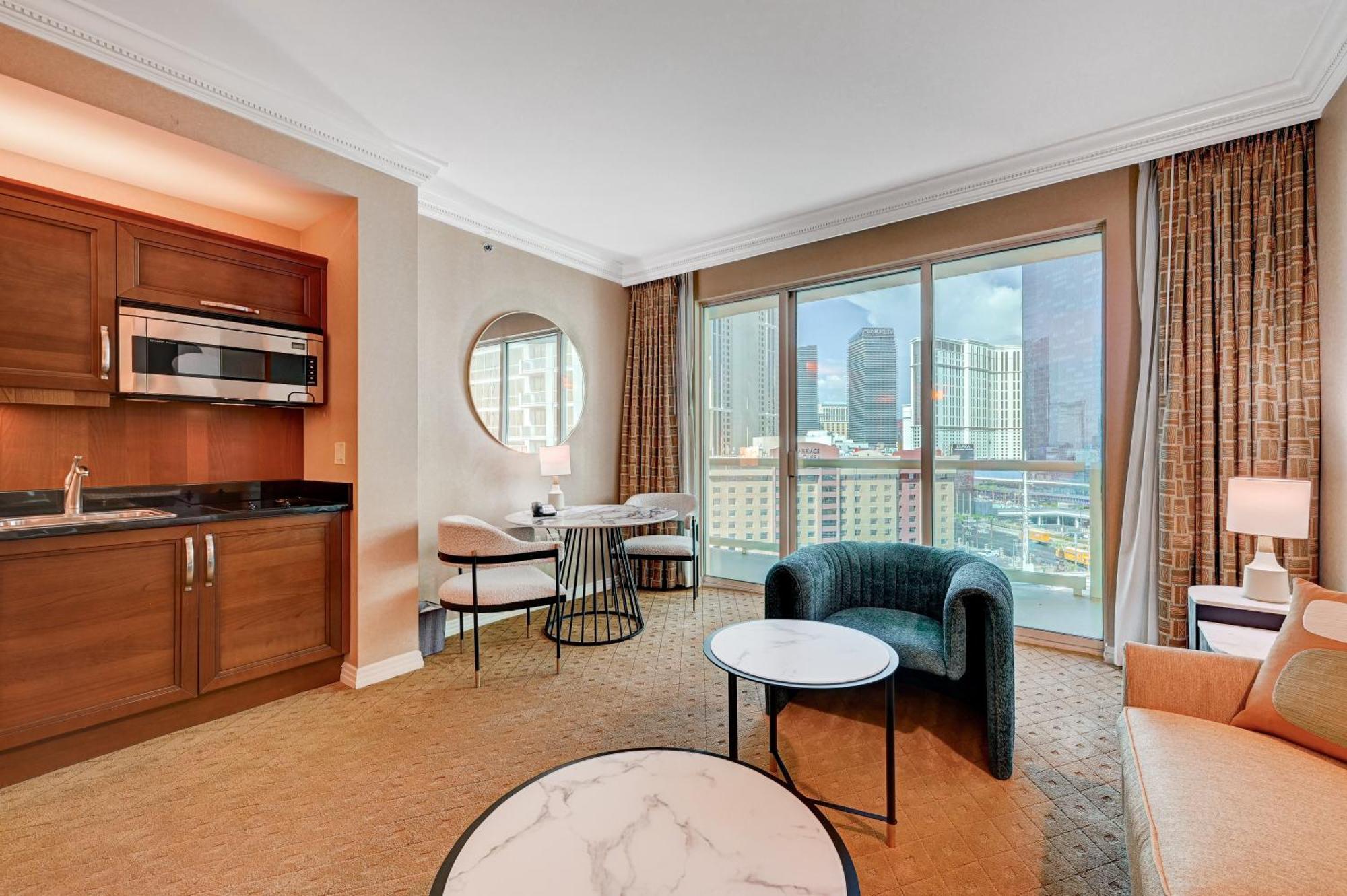 Amethyst Mgm Signature Strip View Balcony