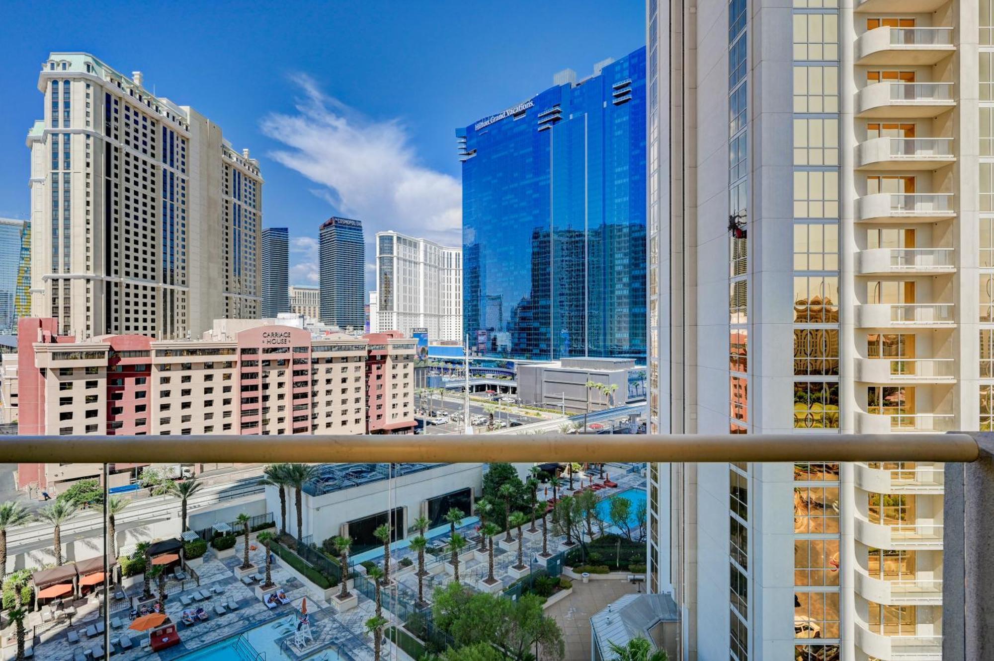 Amethyst Mgm Signature Strip View Balcony Aparthotel