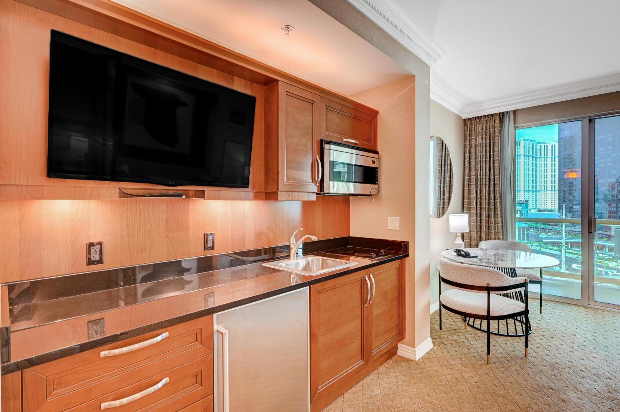 Amethyst Mgm Signature Strip View Balcony Aparthotel *