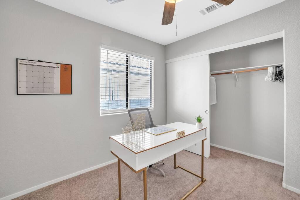 Apartment Spacious 4 Bedroom 3 Bath House *