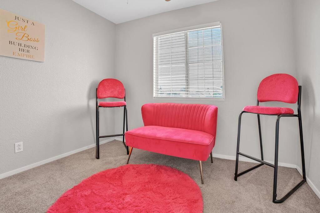 Spacious 4 Bedroom 3 Bath House * Las Vegas