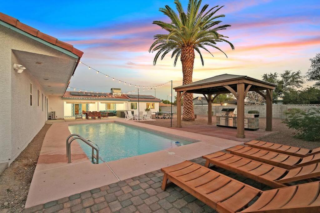 Holiday home Tropicana Desert 5 Bdrm X 3 Bth King Beds Sleeps Up To 12 Las Vegas