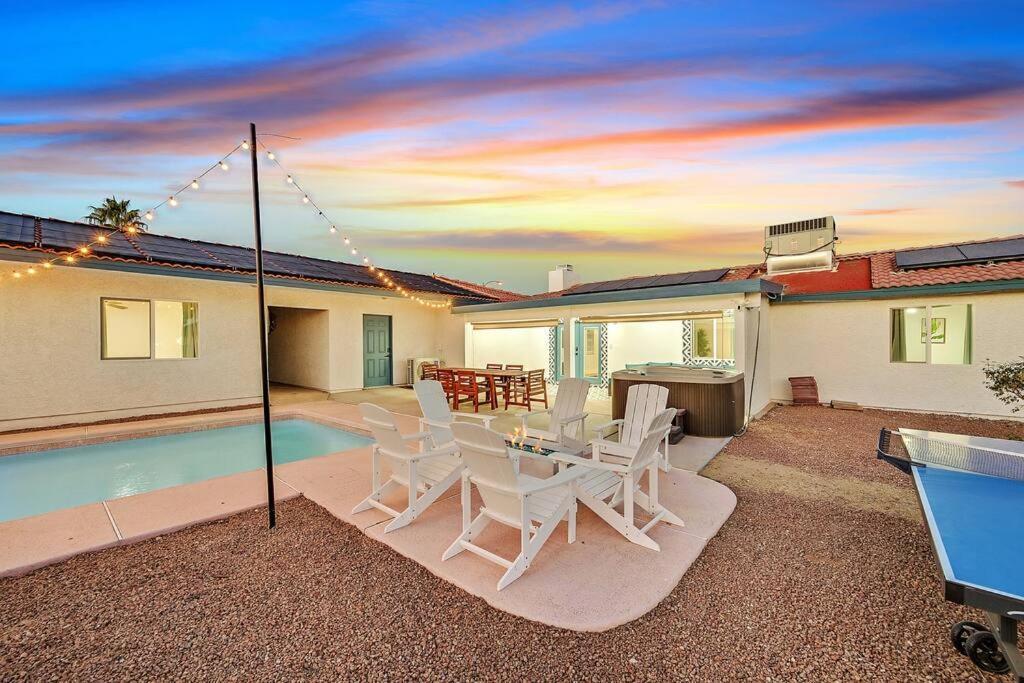 Tropicana Desert 5 Bdrm X 3 Bth King Beds Sleeps Up To 12 *