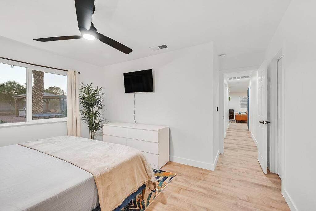 Tropicana Desert 5 Bdrm X 3 Bth King Beds Sleeps Up To 12 Las Vegas