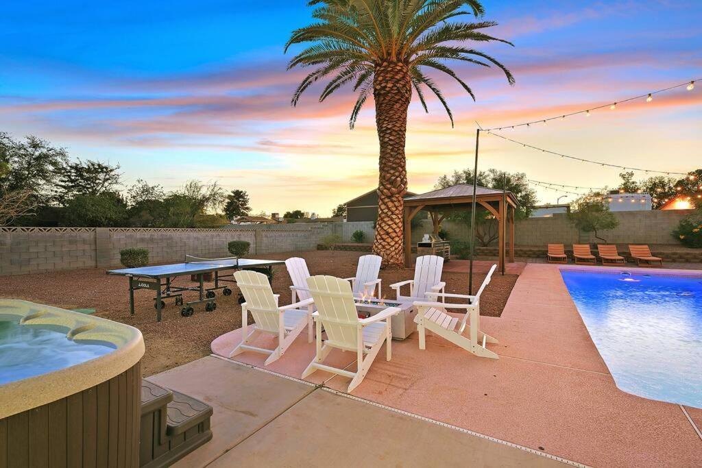 Tropicana Desert 5 Bdrm X 3 Bth King Beds Sleeps Up To 12 Holiday home