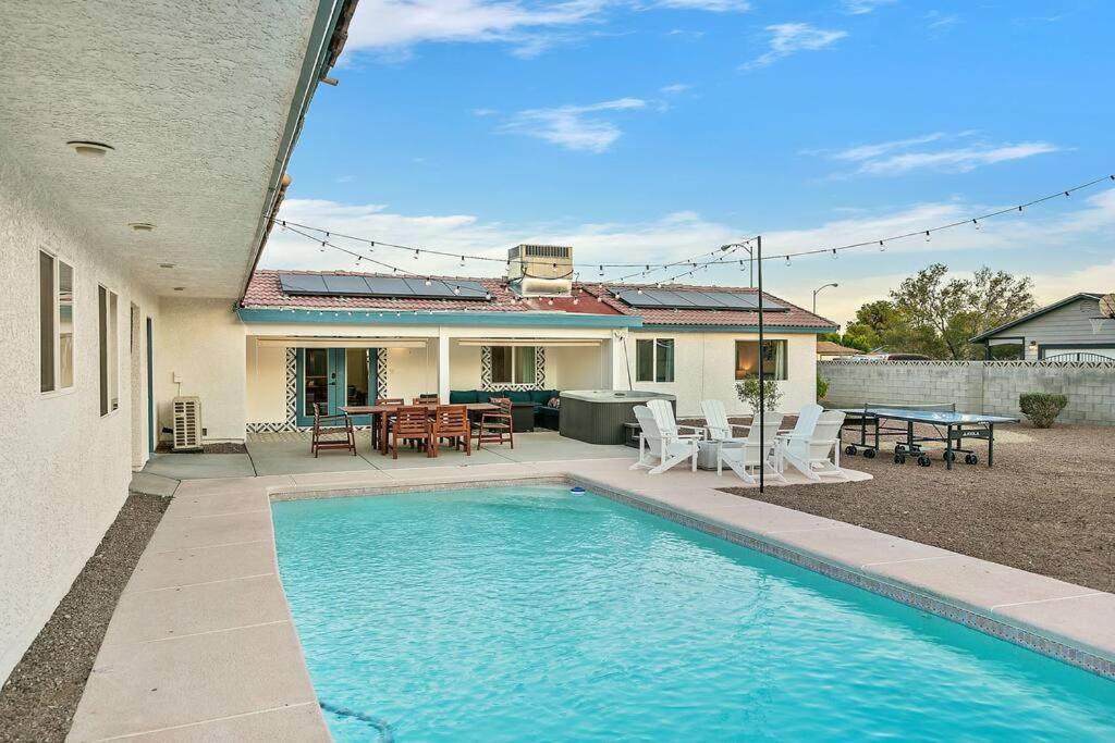 Holiday home Tropicana Desert 5 Bdrm X 3 Bth King Beds Sleeps Up To 12 *