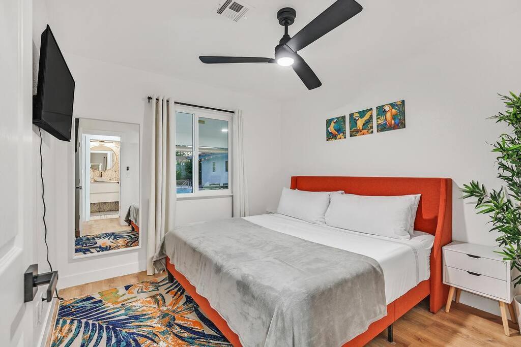 Holiday home Tropicana Desert 5 Bdrm X 3 Bth King Beds Sleeps Up To 12