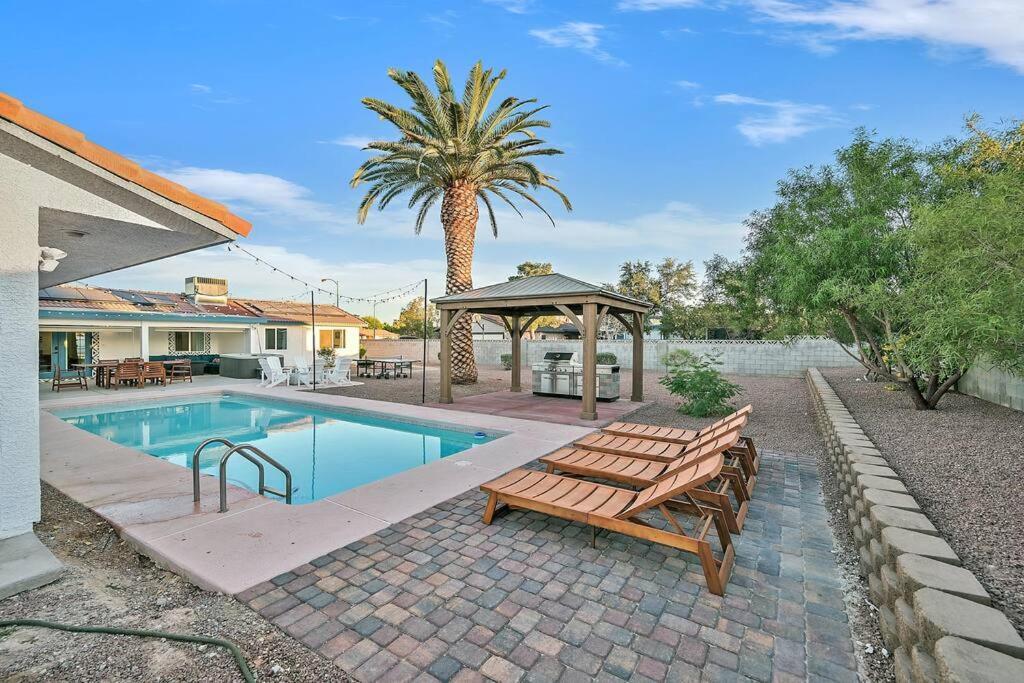 Tropicana Desert 5 Bdrm X 3 Bth King Beds Sleeps Up To 12 Las Vegas