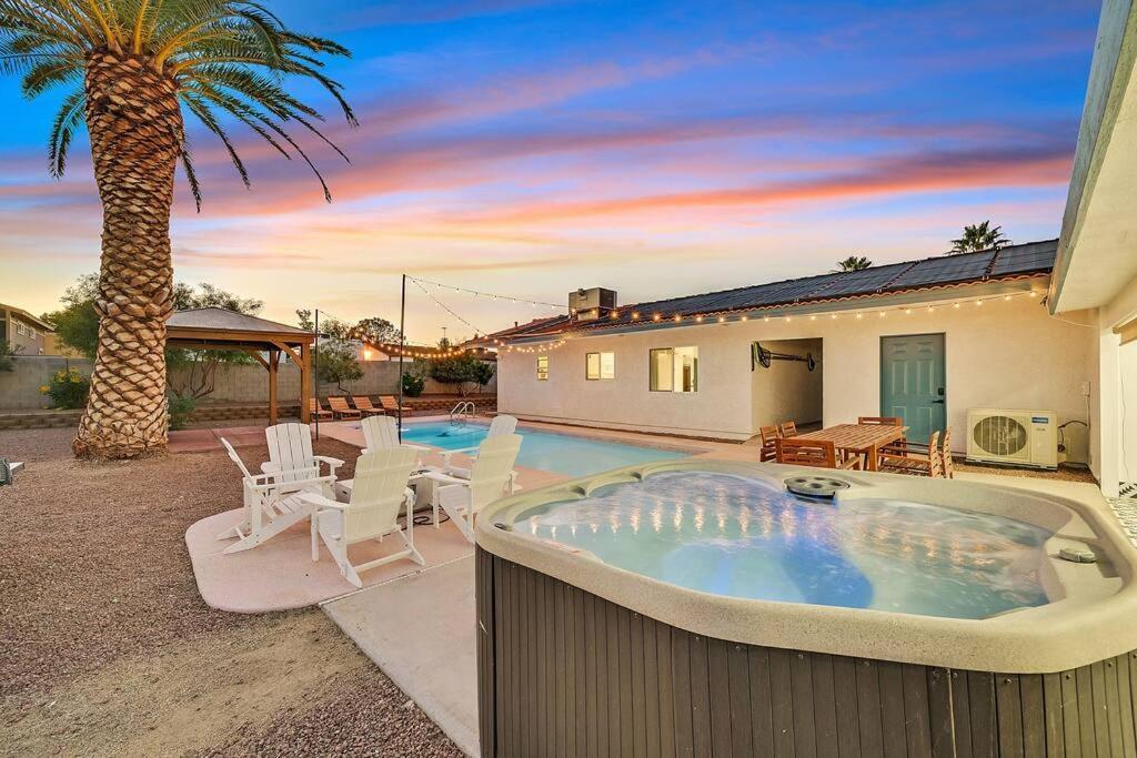 Tropicana Desert 5 Bdrm X 3 Bth King Beds Sleeps Up To 12 * Las Vegas