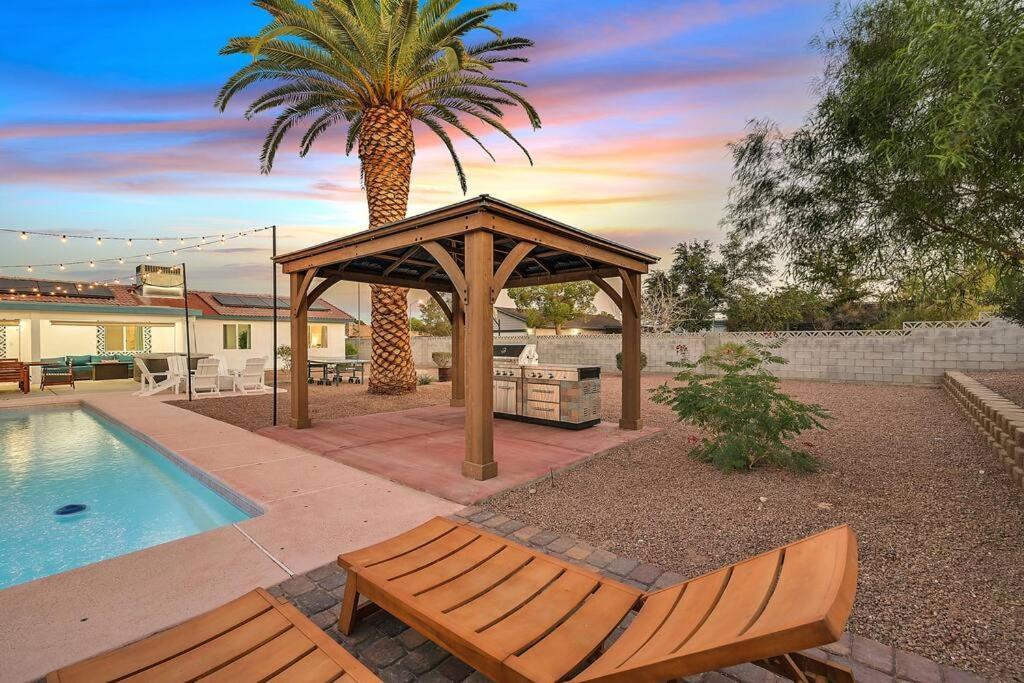 Tropicana Desert 5 Bdrm X 3 Bth King Beds Sleeps Up To 12 Las Vegas