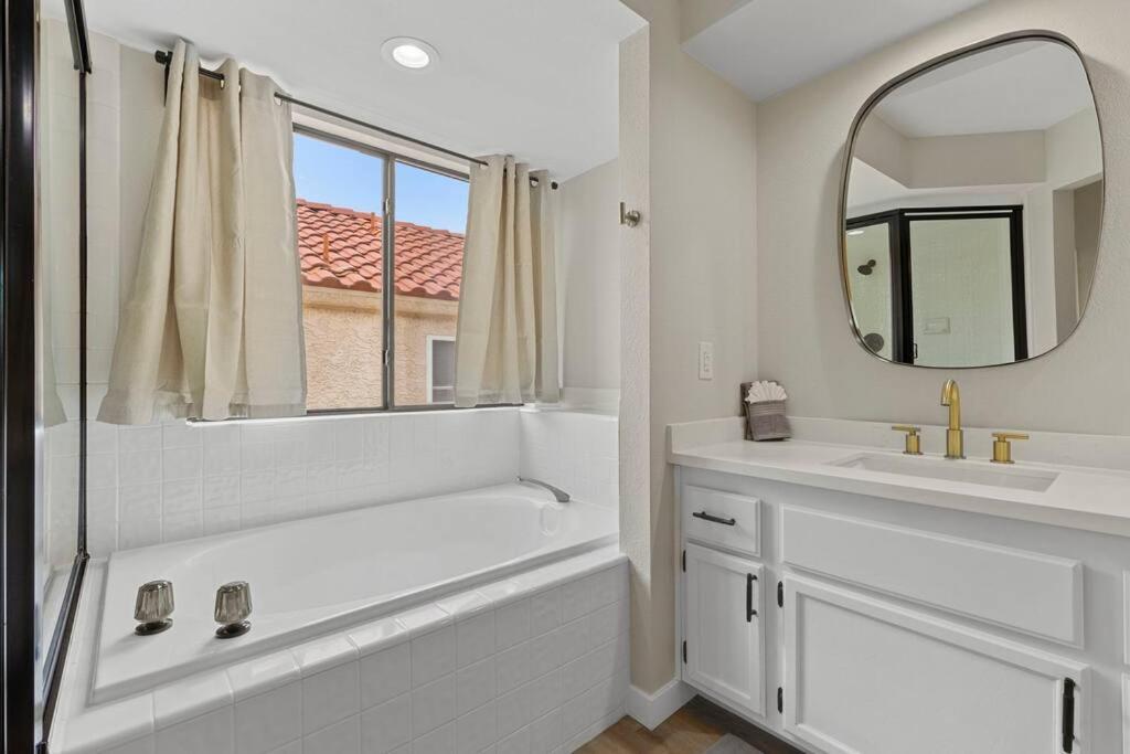 4br Model W Pool And Pool Table In Henderson * Las Vegas