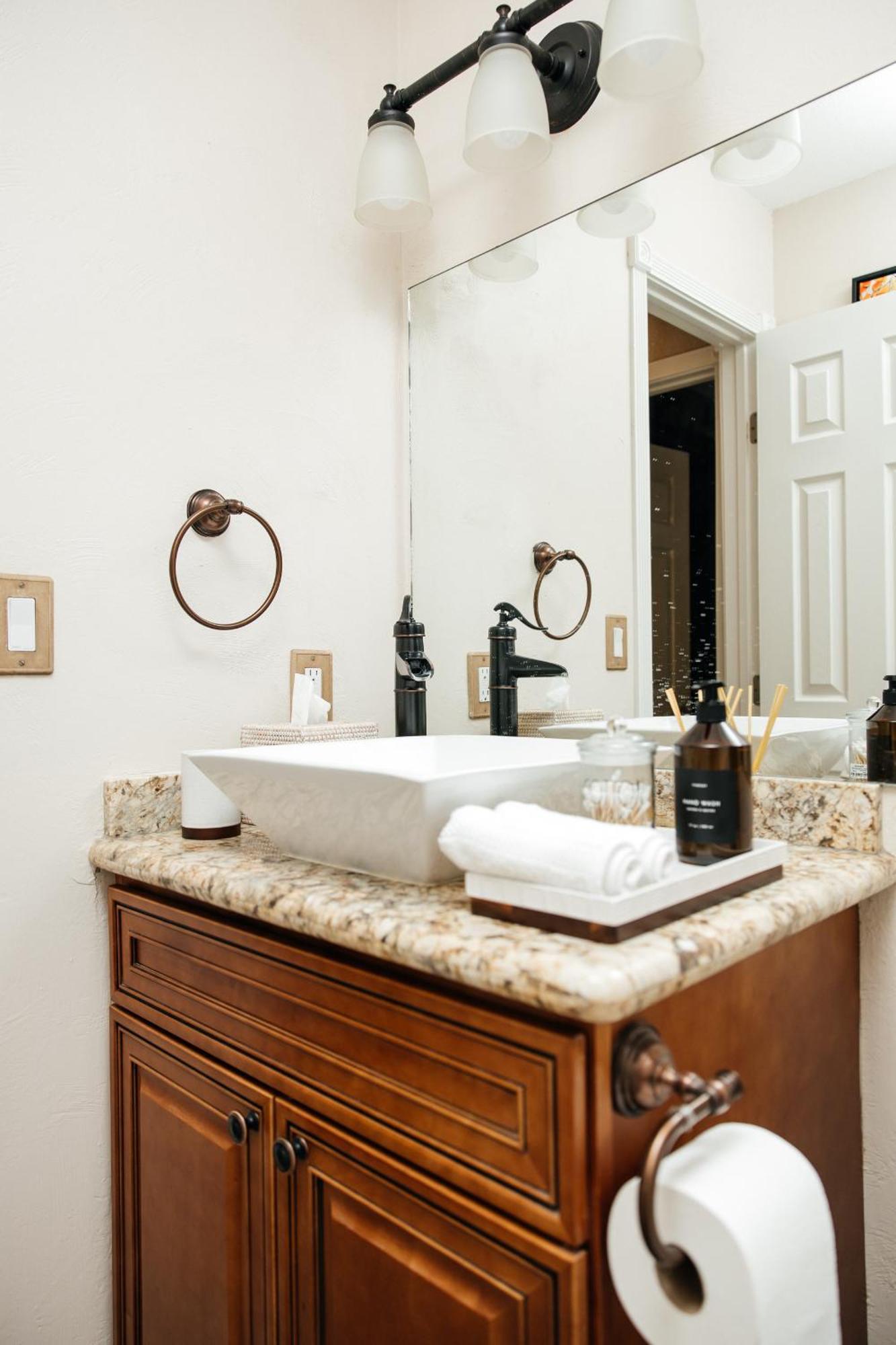 Fabulous Oasis In Near By Strip Las Vegas