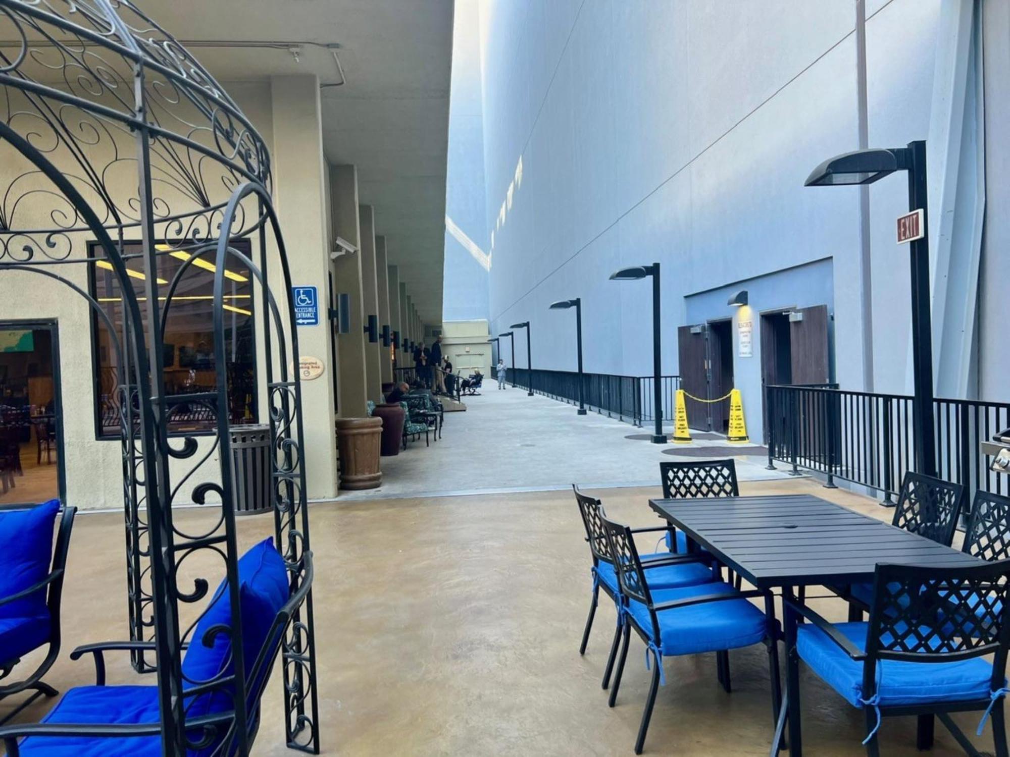 Jockey Center Strip Aparthotel