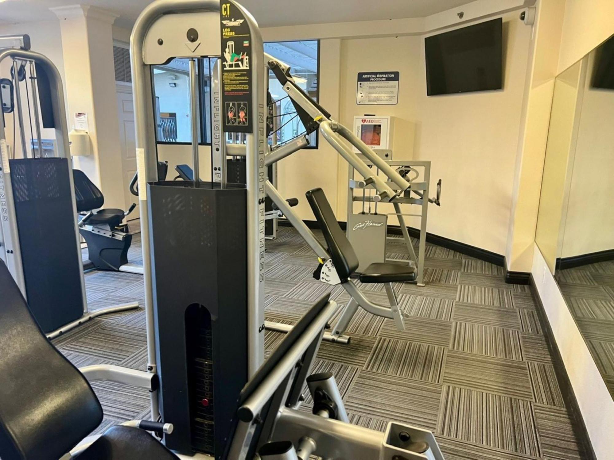Aparthotel Jockey Center Strip 3*