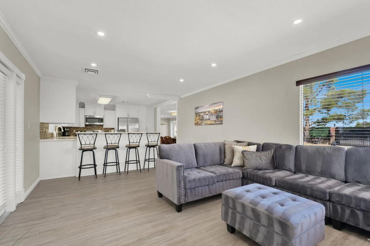 Spacious 4br Den With Pool, Jacuzzi, Bbq, Near Strip