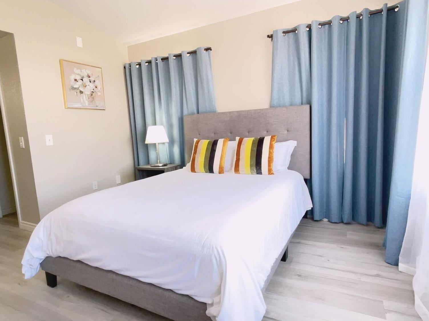Villa Pool House Newly Remodeled 3bed 3bath Near Dt Summerlin And Red Rock