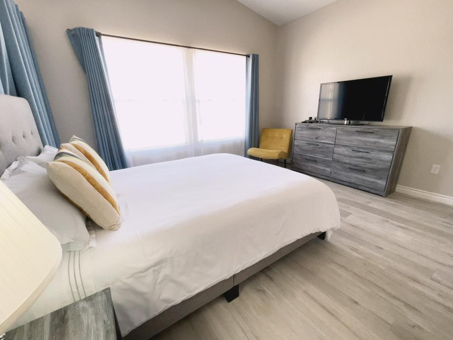 Pool House Newly Remodeled 3bed 3bath Near Dt Summerlin And Red Rock Las Vegas