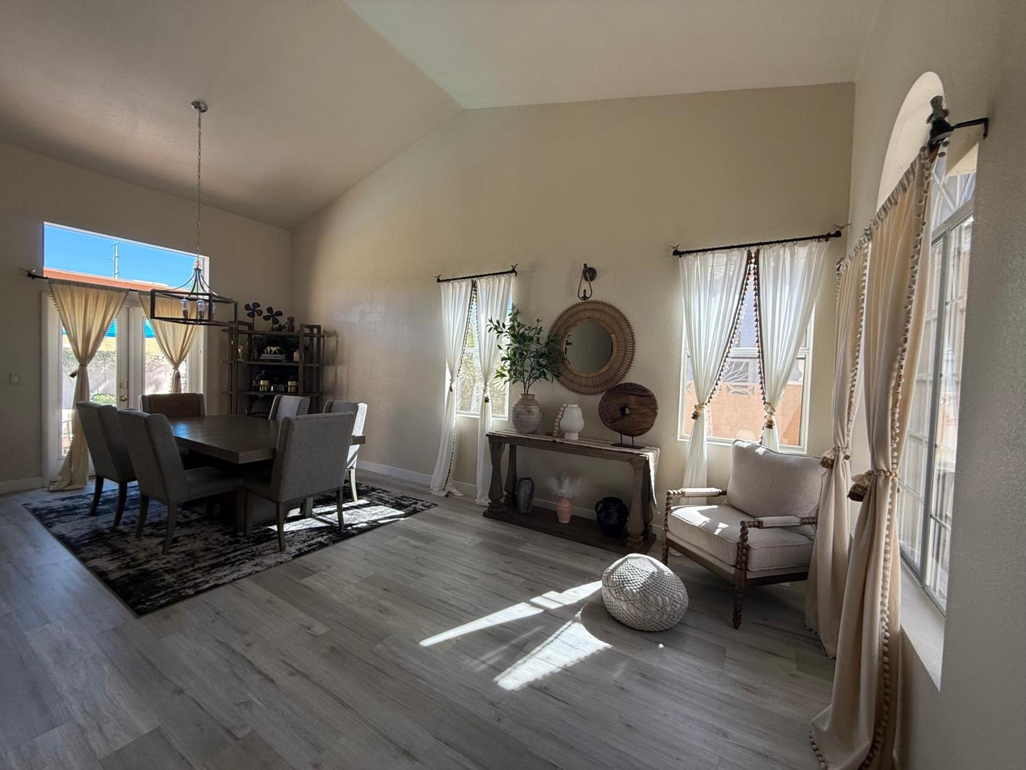 Fragrant Finnish Sauna & Cozy Pool With French 3br