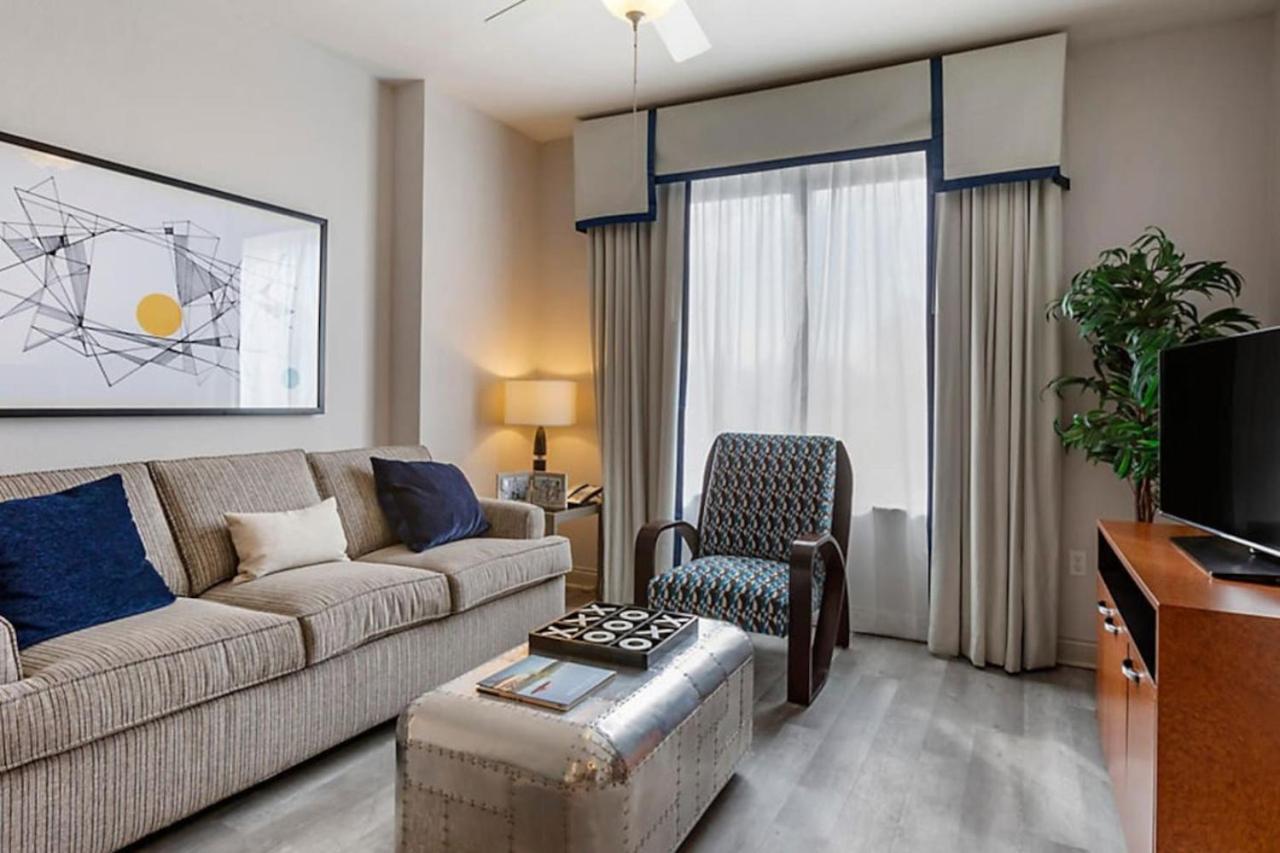 2bd With Amenities And Next To Shopping Right Off The Vegas Strip * Las Vegas