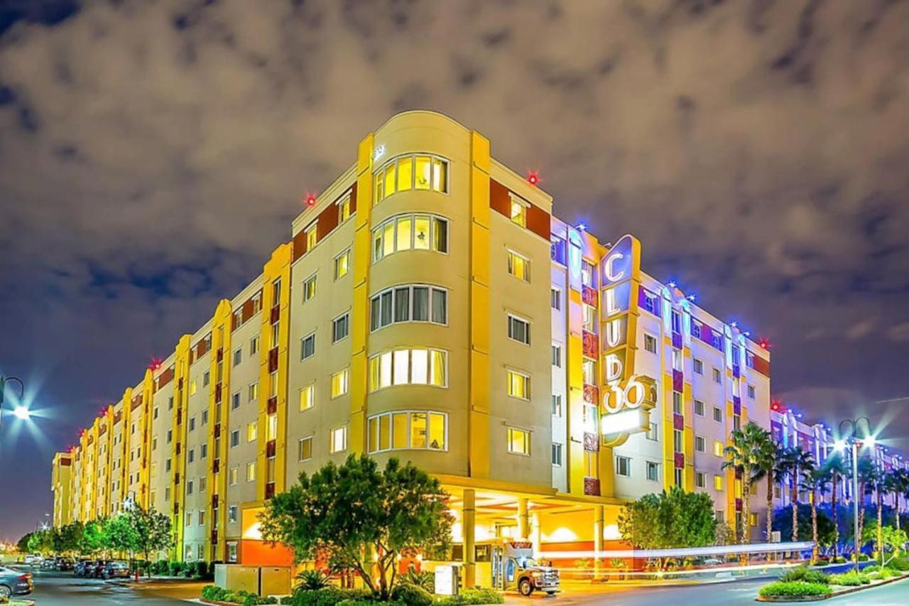 2bd With Amenities And Next To Shopping Right Off The Vegas Strip Las Vegas