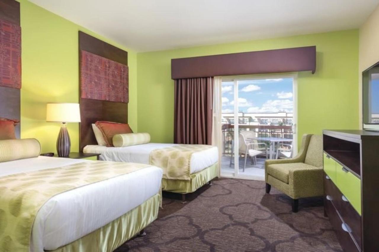Enjoy Vegas Blvd With The Family In 2bd With Lazy River