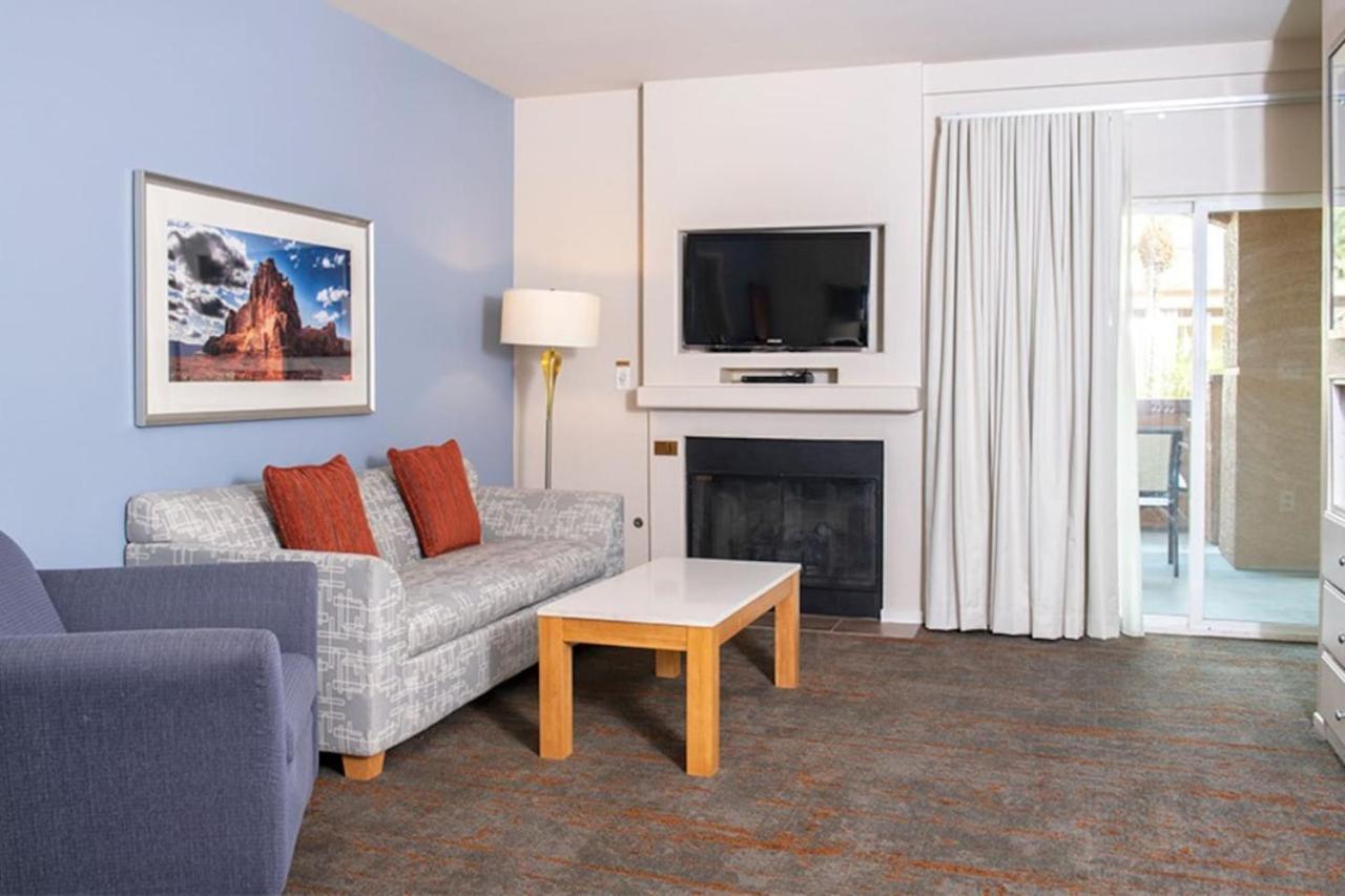 Enjoy Vegas Blvd With The Family In 2bd With Lazy River