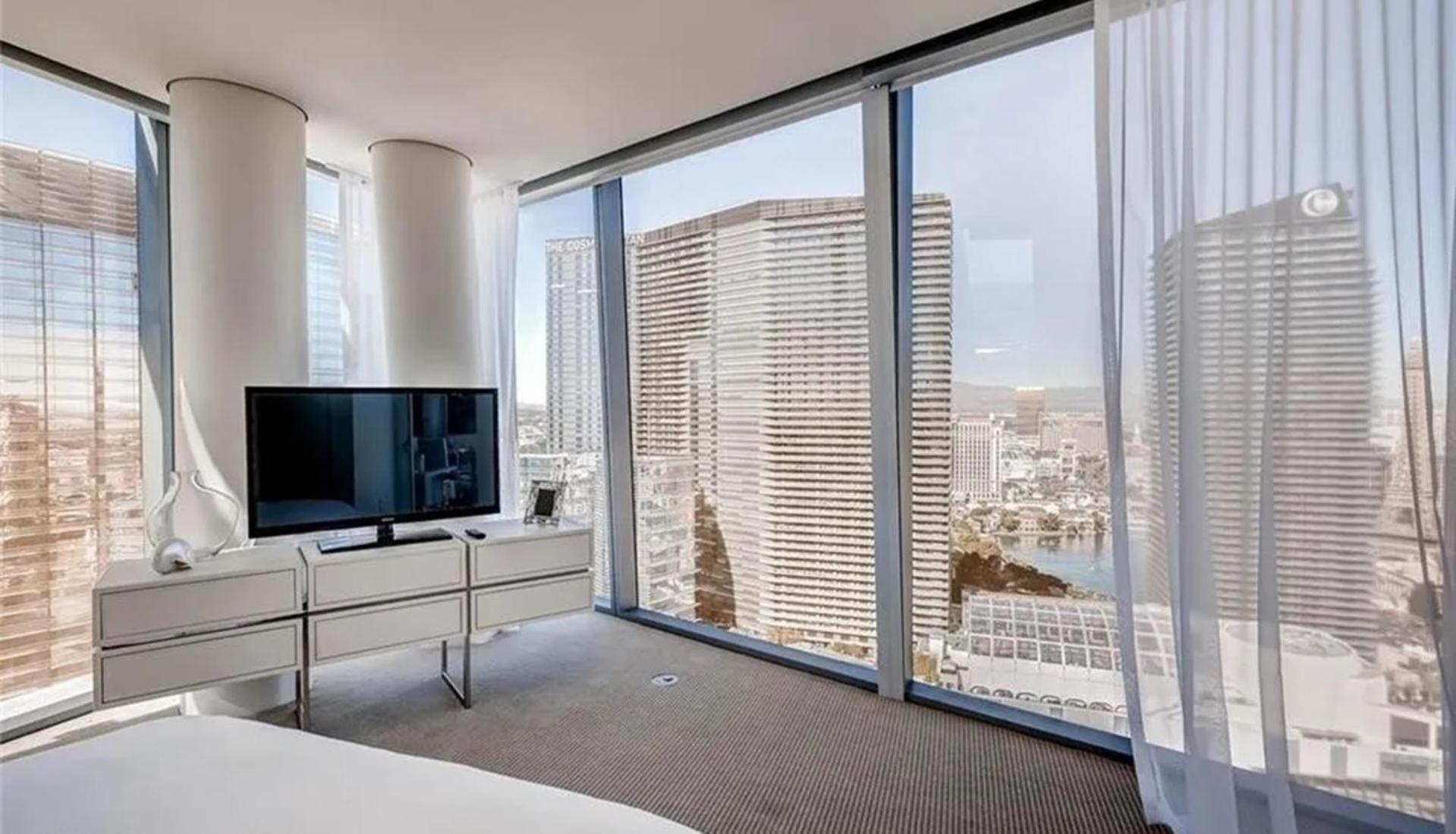 Spacious 3-bedroom Luxury Apartment Las Vegas