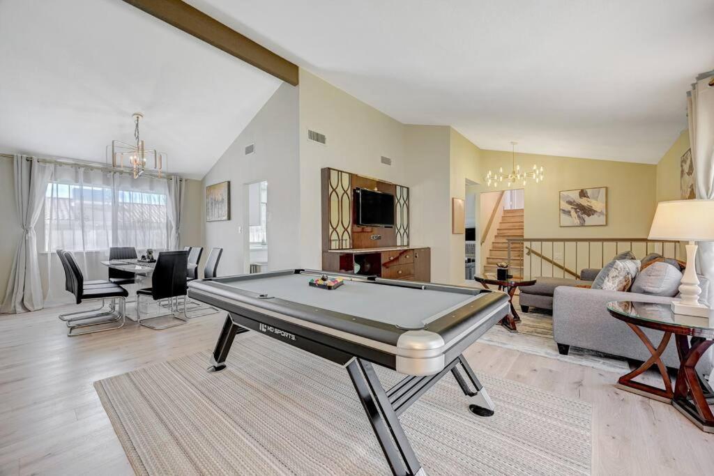 New Poolside Paradise In Vegas With Bbq And Games Holiday home *
