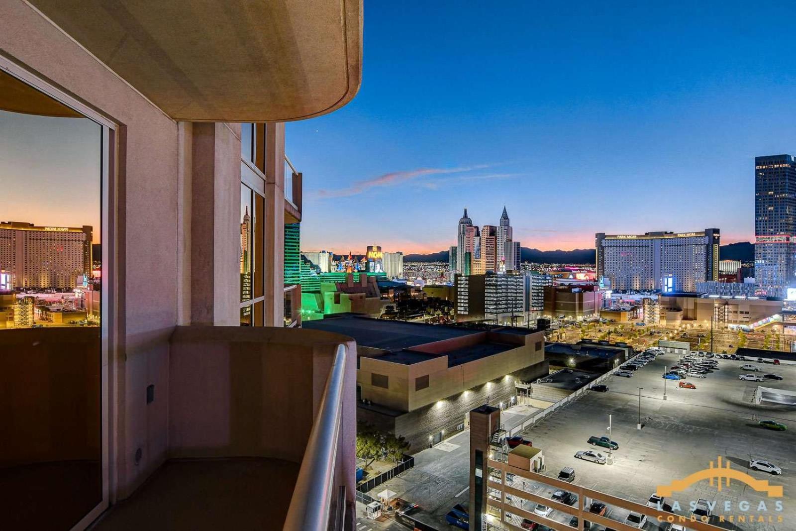 Holiday home Mgm Signature-16-605 Strip View Balcony Las Vegas
