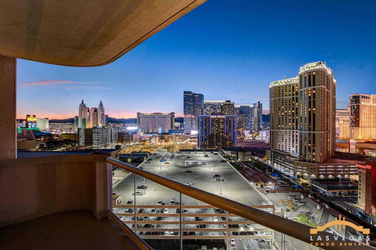 Mgm Signature-16-605 Strip View Balcony